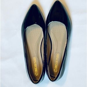 Pointed Toe Slip On  Black Faux Patent Leather Ballet Flats  Size 7.5